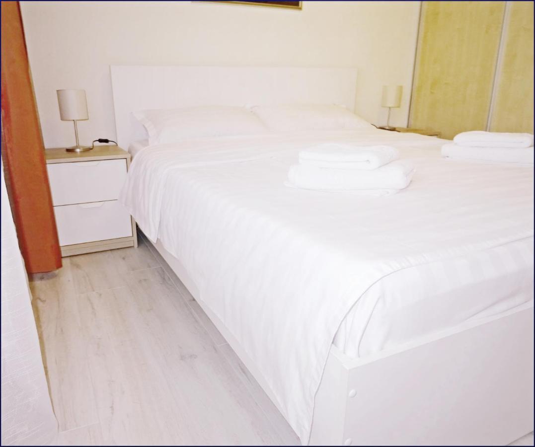 Smart Apartament Piatra Neamţ Dış mekan fotoğraf